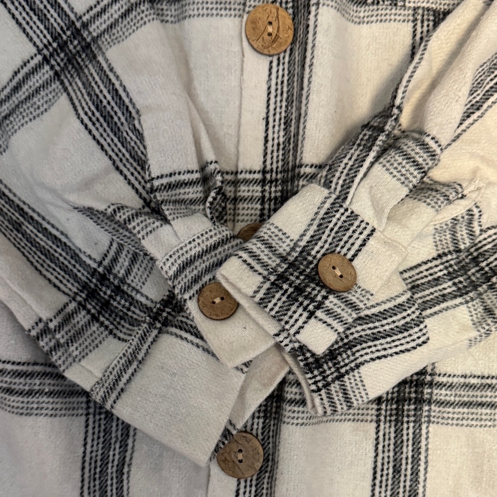 CHICZONE NWOT M WHITE BLACK Plaid Longline SHACKET. JACKET - Picture 5 of 6